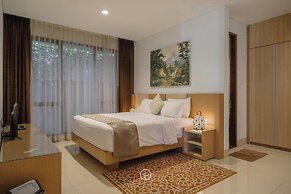 Magenta Hill View 6BR Villa with a Private Pool