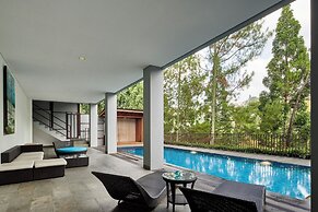 Magenta Hill View 6BR Villa with a Private Pool