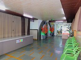 Hotel Nest In, Malad