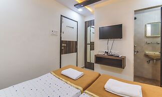 Hotel Nest In, Malad