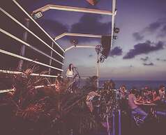 Le Six Resort Hotel