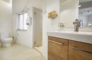 Chloe Boutique Apartments