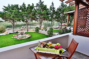 Ventoura Studios & Apartments