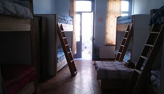Vareron Hostel