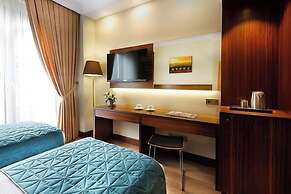 The White Orient Hotel