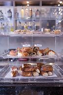 The White Orient Hotel