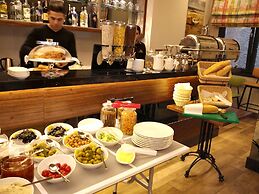 The White Orient Hotel