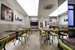 The White Orient Hotel