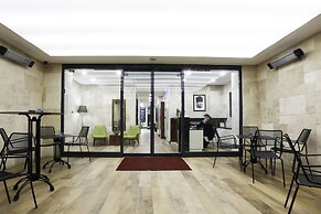 The White Orient Hotel