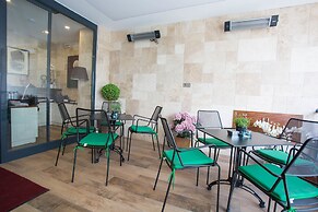 The White Orient Hotel