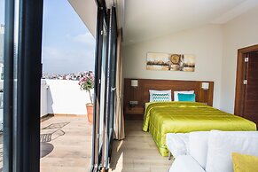 The White Orient Hotel