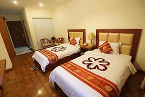 Gold Yadanar Hotel