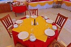 Gold Yadanar Hotel