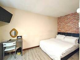 Natol Homestay - Paris BDC