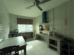 Natol Homestay - Kuching Home Penthouse Airport Road