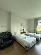 Natol Homestay - Kuching Home Penthouse Airport Road