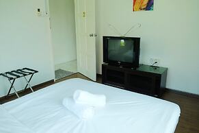 Natol Homestay - Kuching Home Penthouse Airport Road