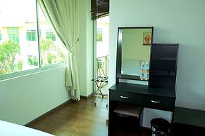 Natol Homestay - Kuching Home Penthouse Airport Road
