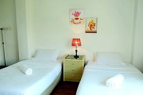 Natol Homestay - Kuching Home Penthouse Airport Road