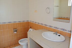 Natol Homestay - Kuching Home Penthouse Airport Road