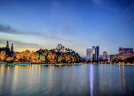 Fuzhou Lakeside Hotel