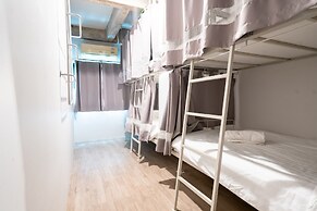 Bedspread Hostel - Adults Only