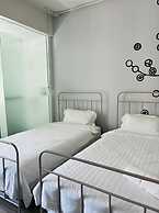 Bedspread Hostel - Adults Only