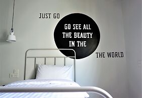 Bedspread Hostel - Adults Only