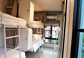 Bedspread Hostel - Adults Only