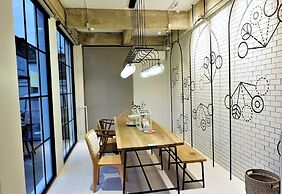 Bedspread Hostel - Adults Only