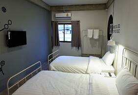 Bedspread Hostel - Adults Only