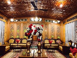 Gemini Group Of Houseboats