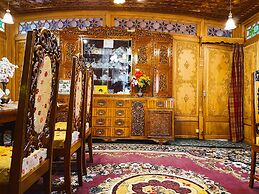 Gemini Group Of Houseboats