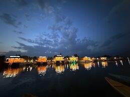 Gemini Group Of Houseboats