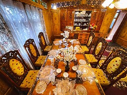 Gemini Group Of Houseboats