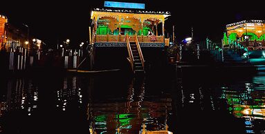 Gemini Group Of Houseboats