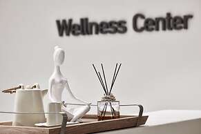 Costa Grand Resort & Spa