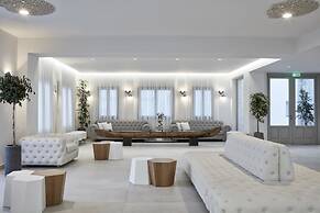 Costa Grand Resort & Spa