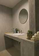 Chedi View Hostel & Rooftop Bar