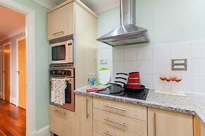 Canary Wharf Luxury River view apartment