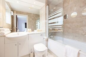 Canary Wharf Luxury River view apartment