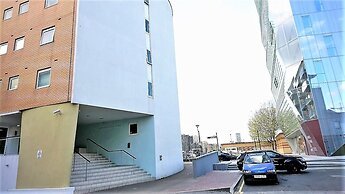 Canary Wharf Luxury River view apartment