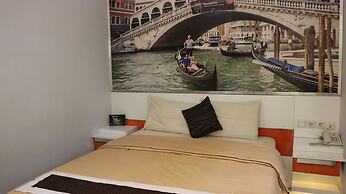 Tirta Mansion Paramount Serpong Hotel