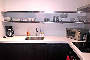 Pelicanstay in Toronto Fashion District