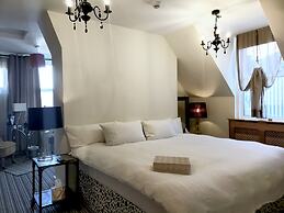 Regency Rooms