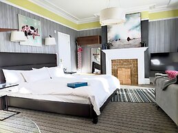 Regency Rooms