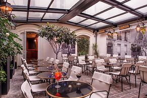 Mom’Art Hotel