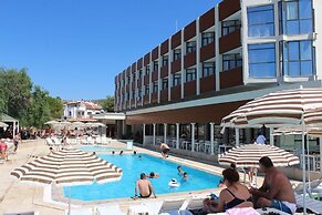 WA Cesme Farm Hotel Beach Resort & Spa