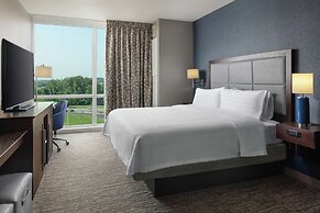 Hampton Inn & Suites Teaneck Glenpointe
