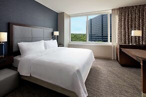 Hampton Inn & Suites Teaneck Glenpointe